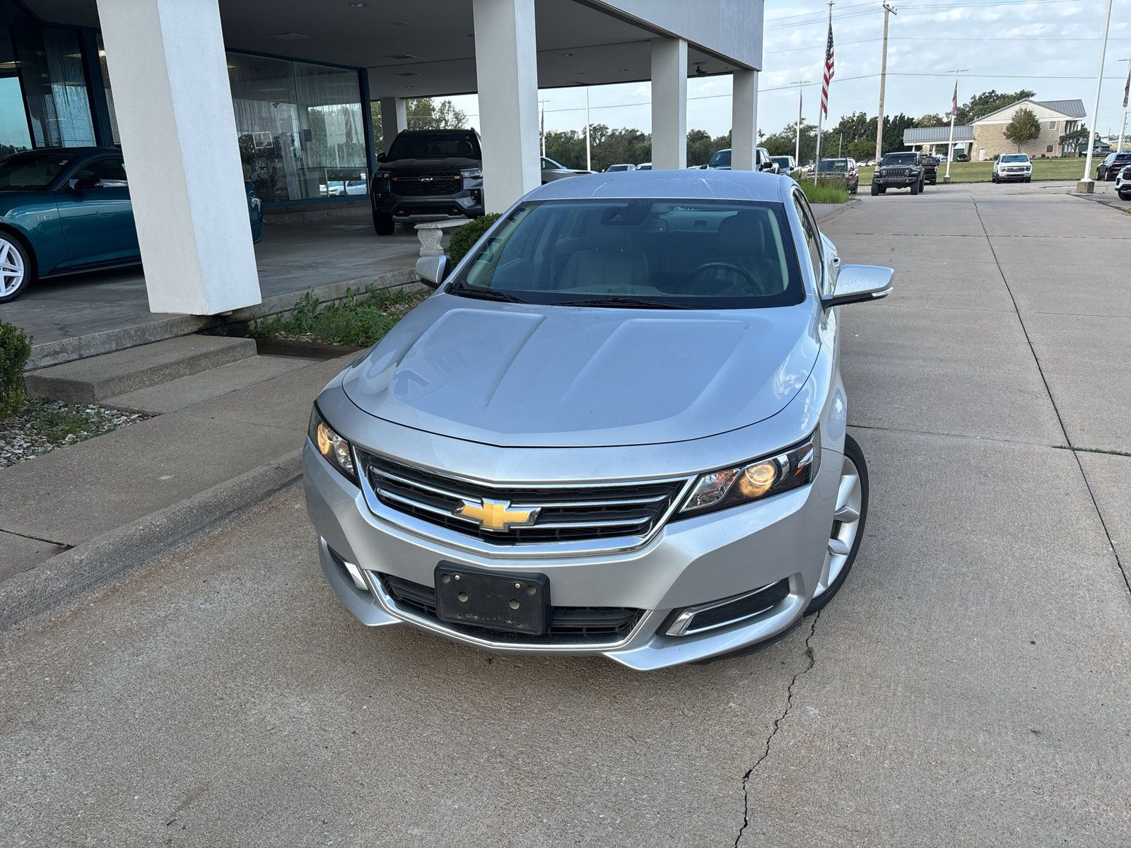 Used 2017 Chevrolet Impala LT w/ Leather Package FWD image 2