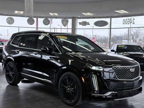 Used 2023 Cadillac XT6 Premium Luxury image 1