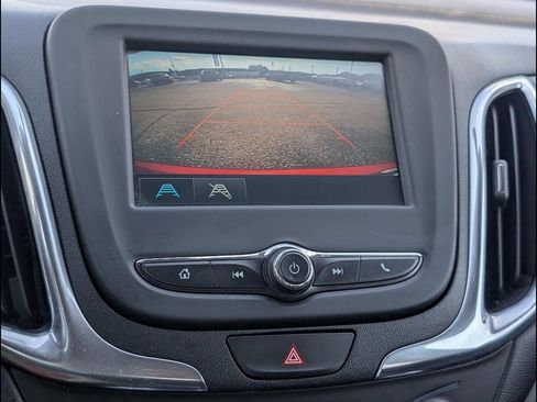 Used 2018 Chevrolet Equinox LT FWD image 9