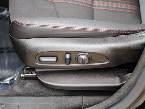 Used 2022 Chevrolet Equinox RS FWD image 25
