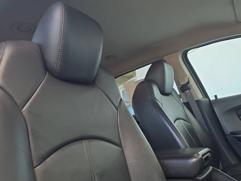 Used 2012 GMC Acadia SLT AWD/4WD image 18