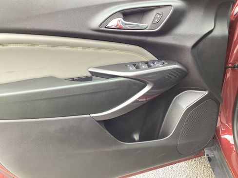 Used 2024 Chevrolet Trax ACTIV w/ Sunroof Package image 15