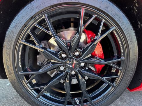 Used 2024 Chevrolet Corvette Stingray Convertible w/ Z51 Performance Package image 17