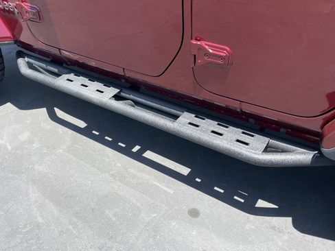 Used 2022 Jeep Wrangler Unlimited Rubicon w/ Steel Bumper Group AWD/4WD image 9