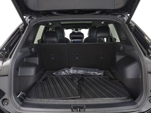Used 2026 Volkswagen Tiguan SE R-Line AWD/4WD image 16