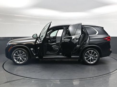 Used 2024 BMW X5 xDrive40i w/ Premium Package AWD/4WD image 40