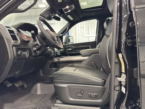 New 2025 RAM 2500 Laramie w/ Sport Appearance Package AWD/4WD image 3