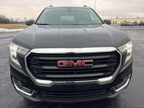 Used 2022 GMC Terrain SLE w/ Driver Convenience Package image 2