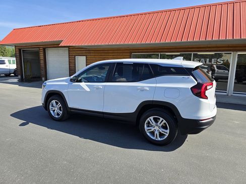 Used 2024 GMC Terrain SLE image 6