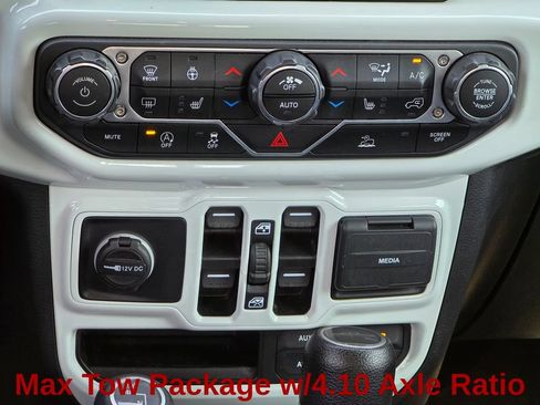 Used 2022 Jeep Gladiator Sport AWD/4WD image 21