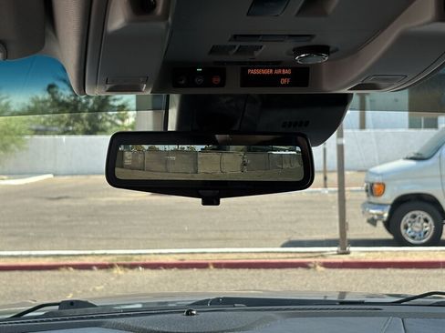Used 2020 Cadillac Escalade Premium Luxury AWD/4WD image 19
