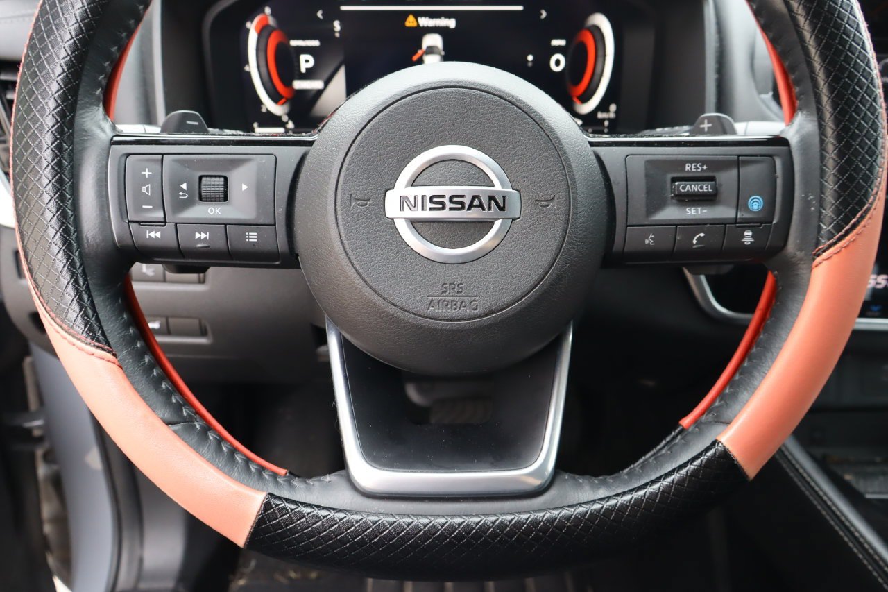 Used 2021 Nissan Rogue Platinum FWD image 12