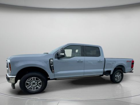 New 2026 Ford F250 Lariat w/ FX4 Off-Road Package image 14