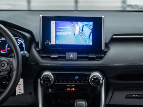 Certified 2025 Toyota RAV4 LE AWD/4WD image 22