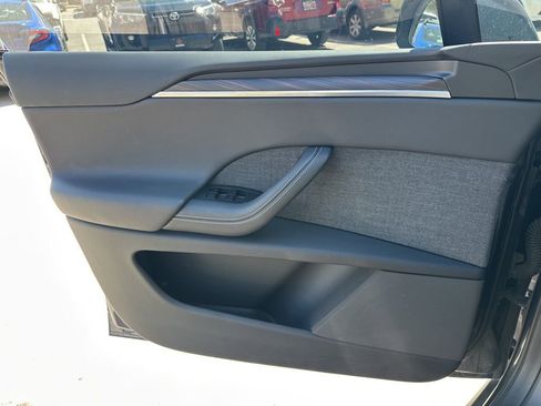 Used 2024 Tesla Model X image 18