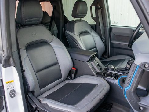 Used 2022 Ford Bronco Black Diamond image 40