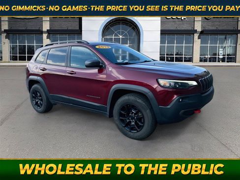 Used 2019 Jeep Cherokee Trailhawk AWD/4WD image 1