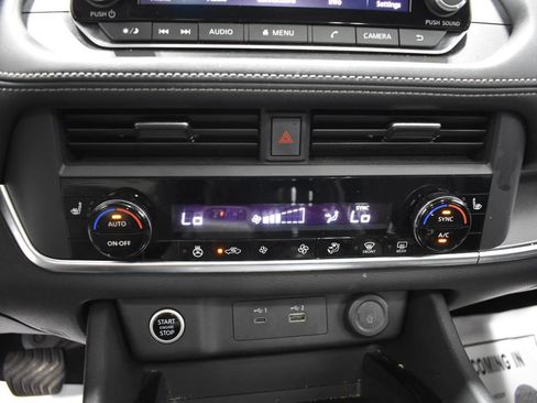 Certified 2023 Nissan Rogue SV w/ SV Premium B Package AWD/4WD image 21