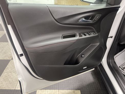 Used 2022 Chevrolet Equinox RS w/ RS Leather Package FWD image 10