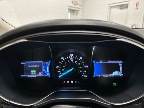 Used 2017 Ford Fusion SE w/ Equipment Group 601A FWD image 29