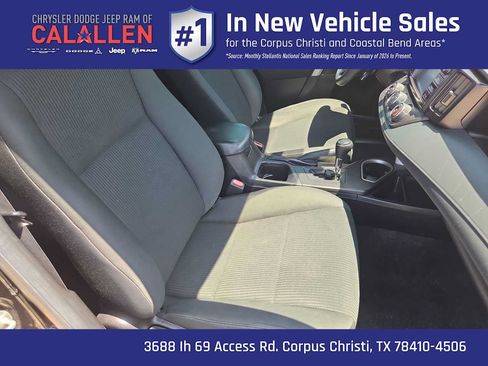 Used 2018 Toyota RAV4 LE FWD image 21