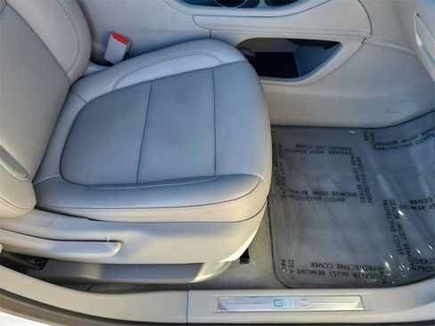 Certified 2023 GMC Acadia SLT image 18