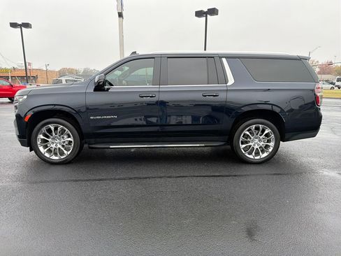Used 2023 Chevrolet Suburban LT w/ Luxury Package image 5