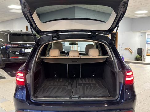 Used 2019 Mercedes-Benz GLC 300 GLC300 4MATIC image 36