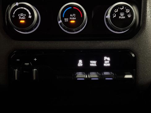 Used 2023 RAM 2500 Tradesman AWD/4WD image 28