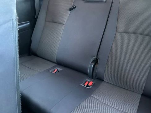 Used 2023 Toyota Highlander LE image 18