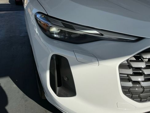 Certified 2025 Audi Q5 Premium w/ Convenience Package image 26