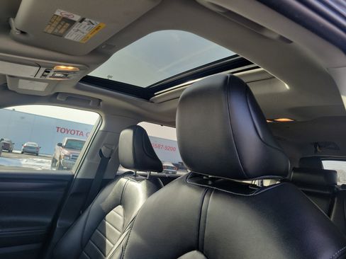 Used 2022 Toyota Highlander XLE image 15