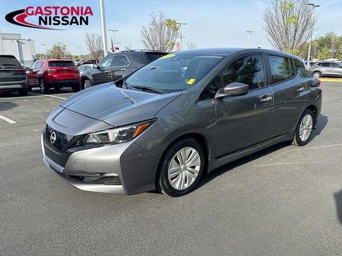 Used 2023 Nissan Leaf S image 3