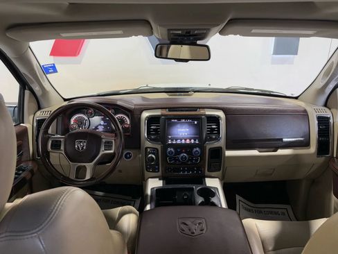 Used 2013 RAM 1500 Laramie w/ Convenience Group AWD/4WD image 10