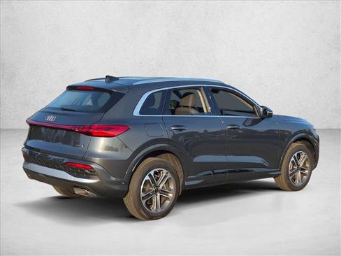 Certified 2025 Audi Q5 Premium w/ Convenience Package AWD/4WD image 5