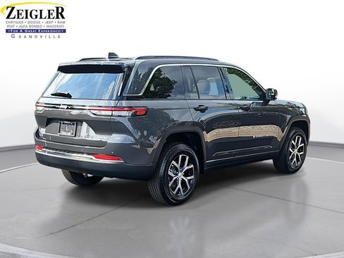 New 2025 Jeep Grand Cherokee Limited w/ Trailer Tow Package image 5