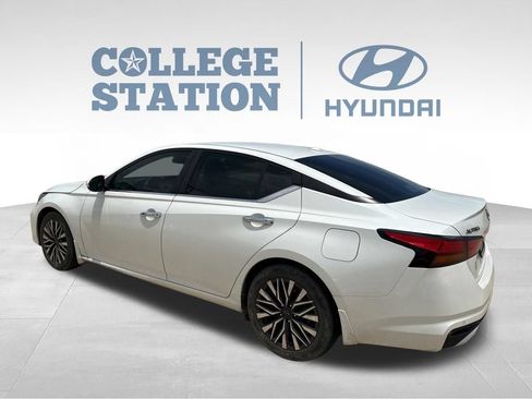 Used 2024 Nissan Altima 2.5 SV w/ SV Premium Package FWD image 13