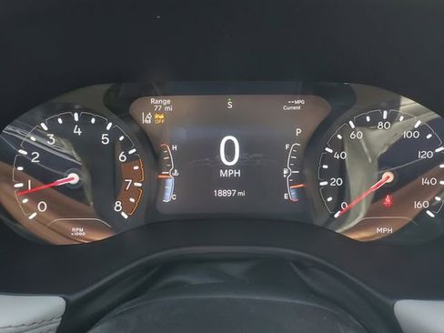 Used 2024 Jeep Compass Limited image 17