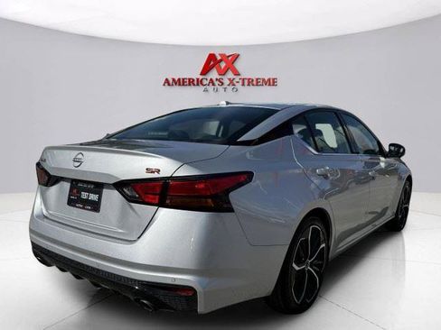 Used 2024 Nissan Altima 2.5 SR FWD image 6