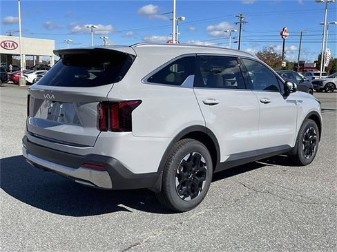 New 2026 Kia Sorento S w/ S Panoramic Sunroof Package image 7