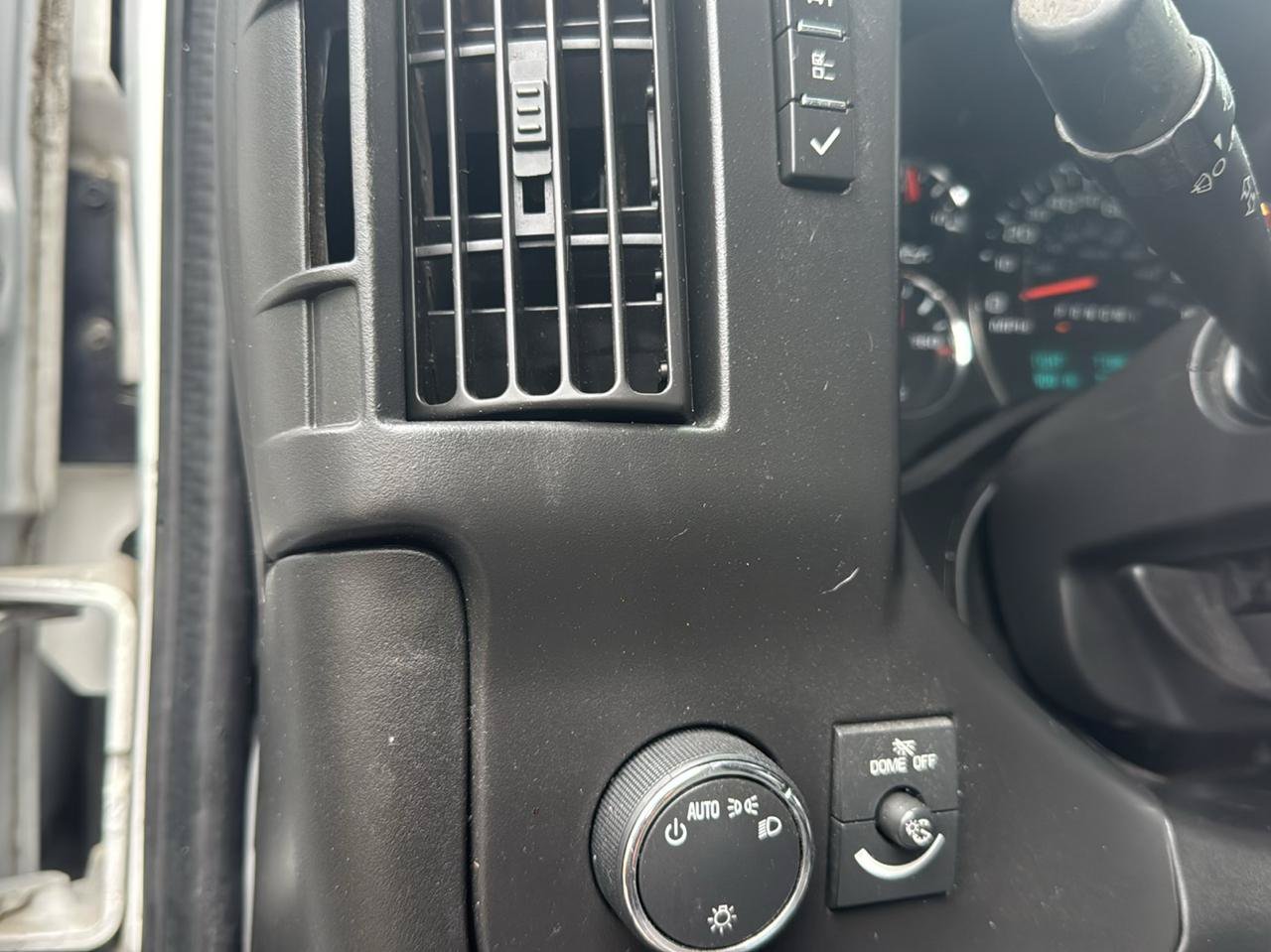 Used 2017 Chevrolet Express 2500 RWD image 13