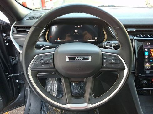 Used 2023 Jeep Grand Cherokee L Laredo AWD/4WD image 22