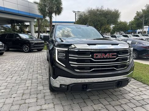 Used 2026 GMC Sierra 1500 SLT RWD image 18