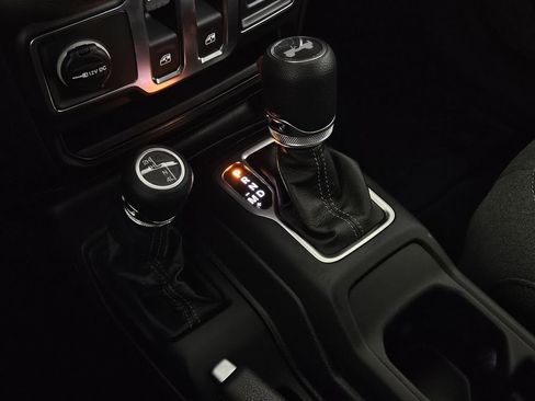 Used 2026 Jeep Wrangler Sport AWD/4WD image 12