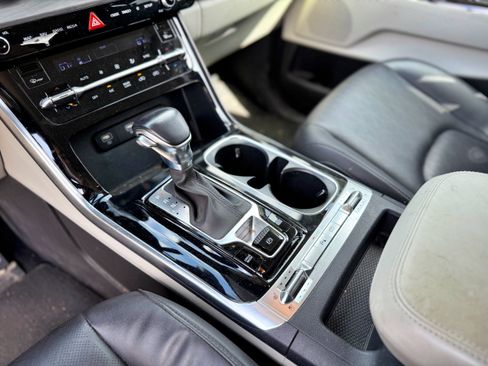 Used 2022 Kia Carnival SX FWD image 18