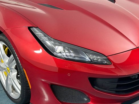 Used 2019 Ferrari Portofino RWD image 56