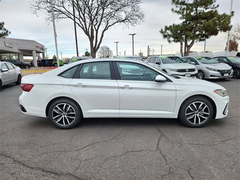 New 2026 Volkswagen Jetta SE image 2