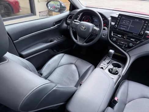 Used 2021 Toyota Camry XSE image 10