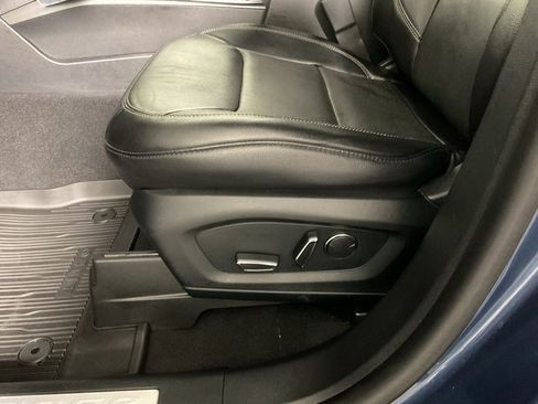 Used 2020 Ford Explorer Limited w/ Class III Trailer Tow Package image 21