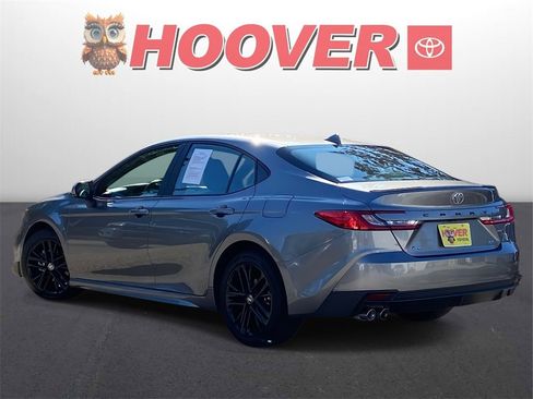 Used 2025 Toyota Camry SE w/ Convenience Package image 5